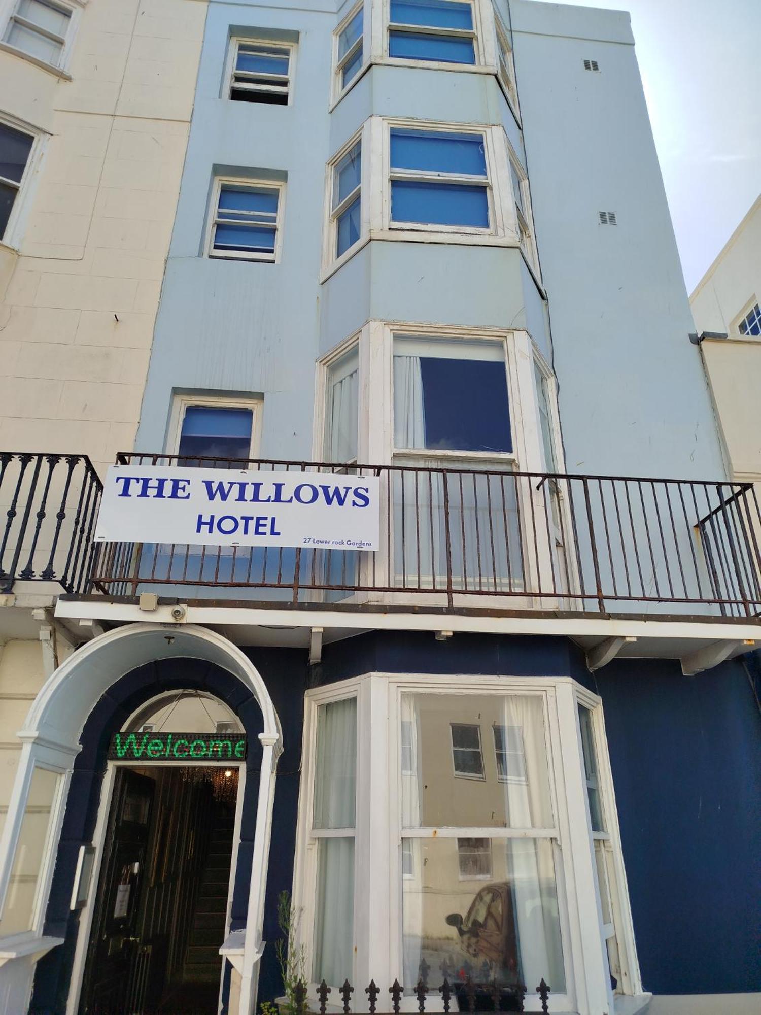 The Willows Brighton Екстер'єр фото